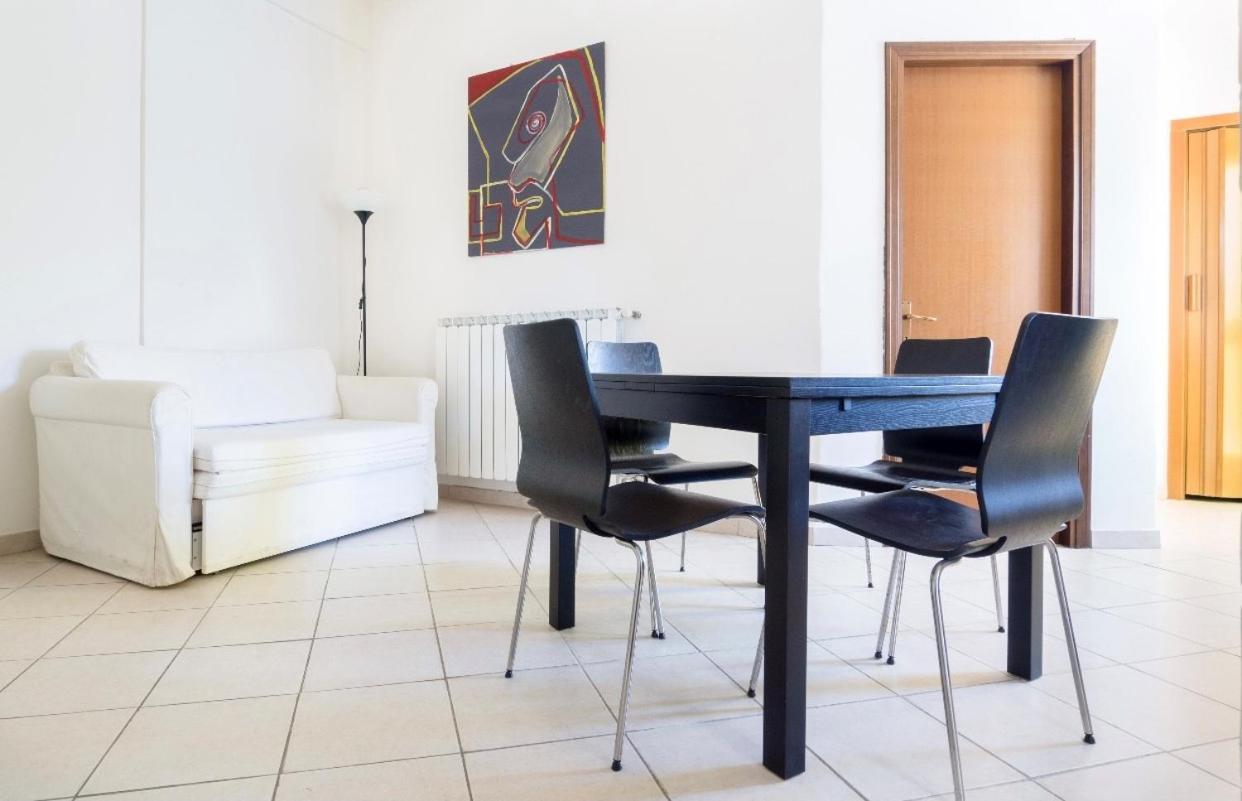 Cozy 55-M2 Flat Close To The Countryside In Нарни Экстерьер фото